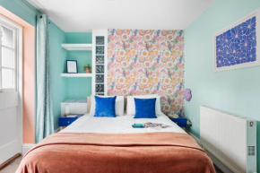 Harbour Court Plymouth - Free Parking - tucked away on the Barbican with courtyard - by Ocean City Retreats